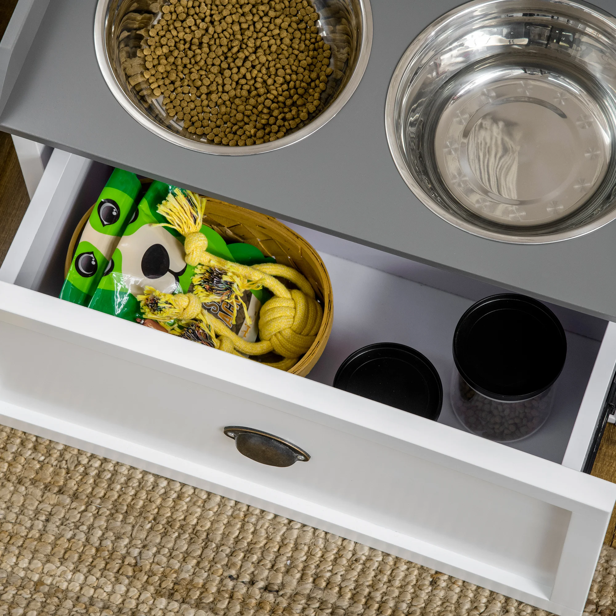 Hundenapf mit Schublade 2x2L Fressnapf Erhöhte Edelstahl-Fütterungsstation für Katzen und Hunde in Weiß Vor Ort – Detail 8