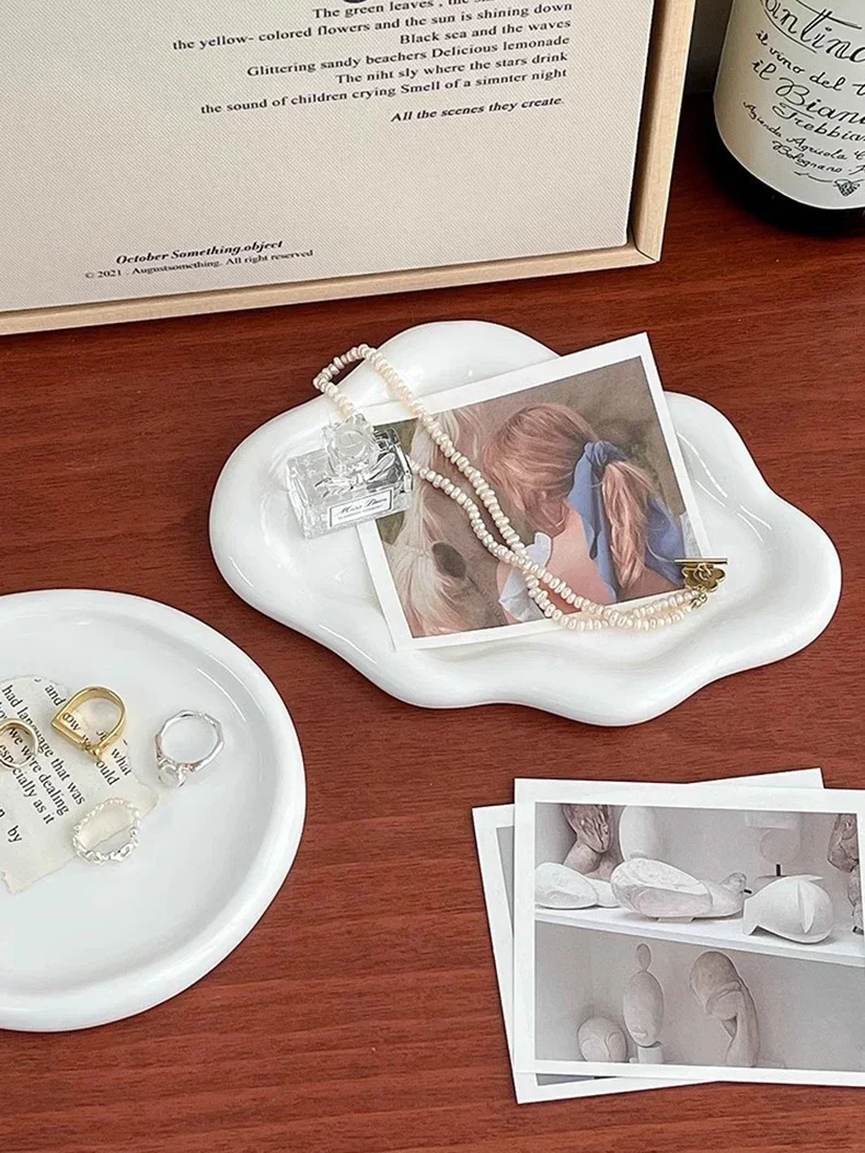 Description Picture 5 of itemJewelry Dish Creative White Cloud Shape Ceramic Plate Carving Plaster Decor Watch Keys Tray Holder Household Storage Ornament