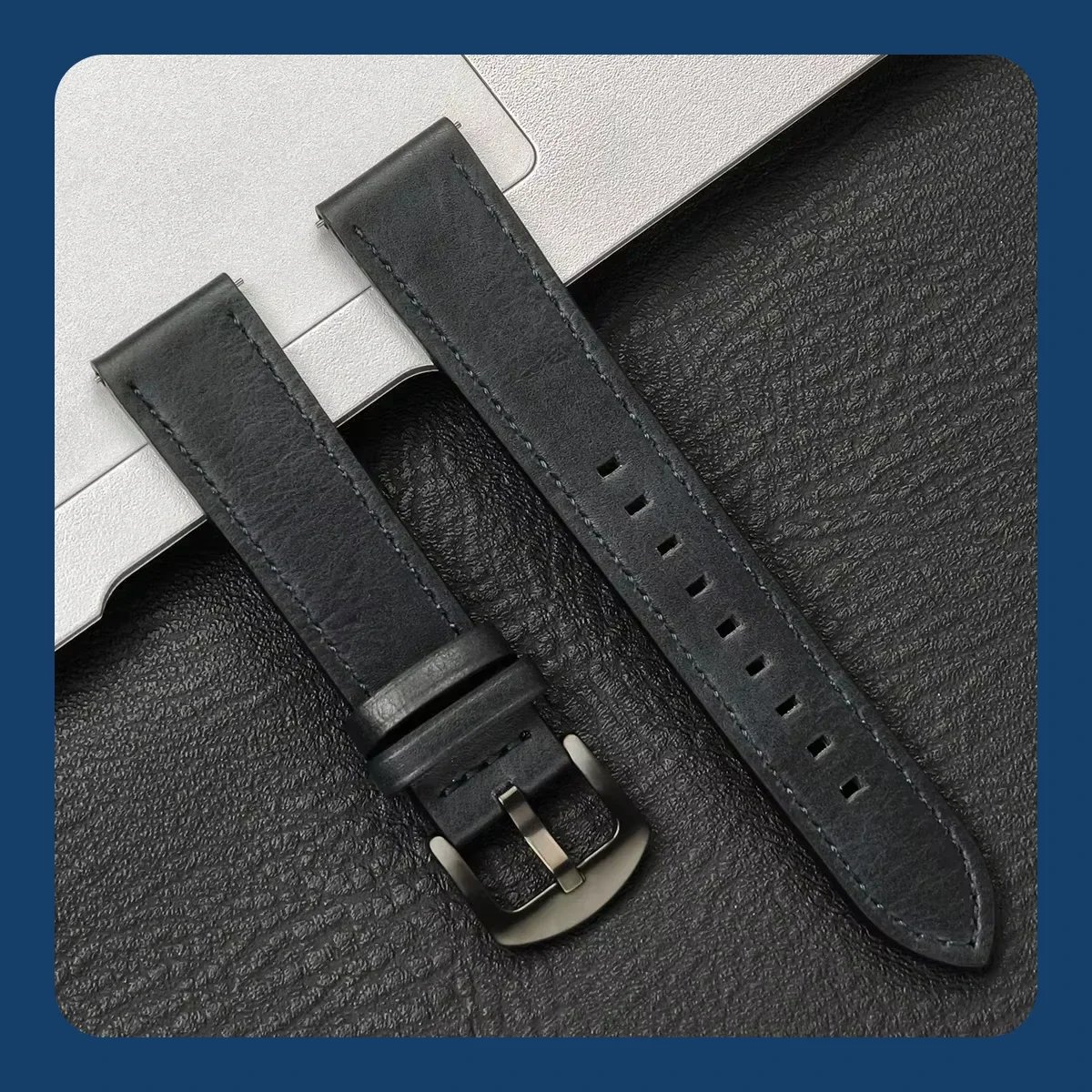 Versatile Silicone Watch Band - 20mm/22mm | Classic & Durable Strap