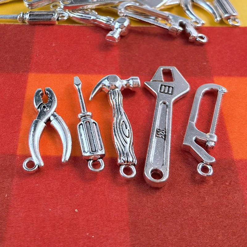 

5Pcs/Set Mini Repair Tools Simulation Hammer Wrench Saw Pliers Screwdriver Model Toys for Doll House Decoration