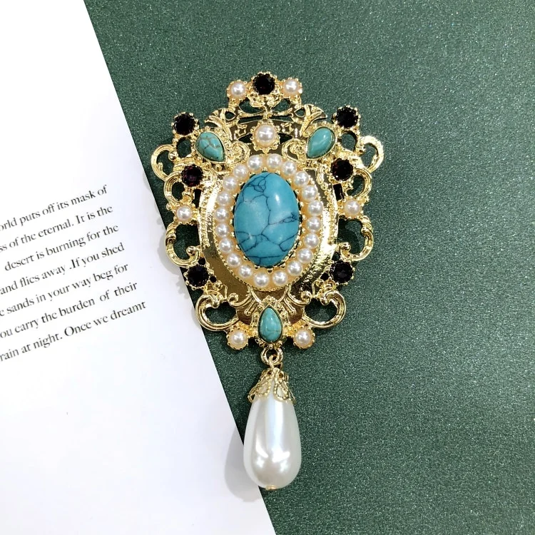 

Vintage Exquisite Baroque Palace Brooch Jewelry for Hen Party Fashion Pearl Matte Metallic Material Brooches for Women