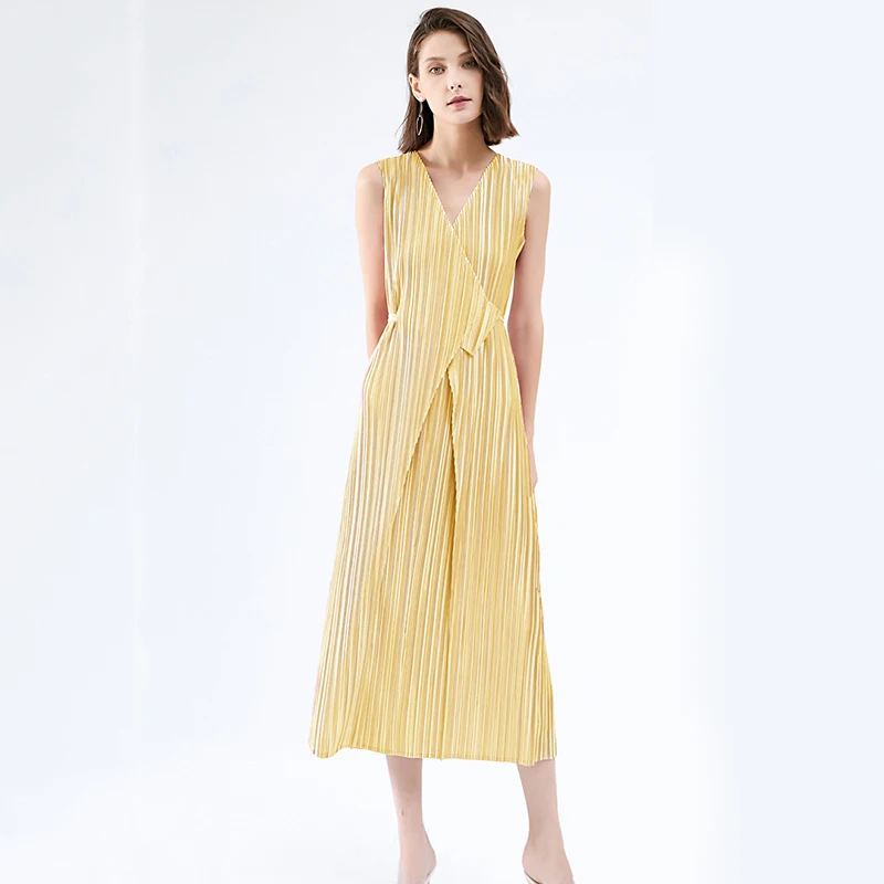 

Women Pleated Dress Irregular Lacing Back V-Neck Sleeveless Reflective Dresses Casual Style Summer Fashion
