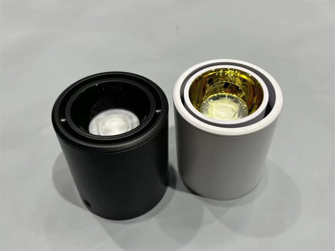 

Circular surface mounted ceiling adjustable angle COB anti glare tube light with multiple lamp cup colors to choose