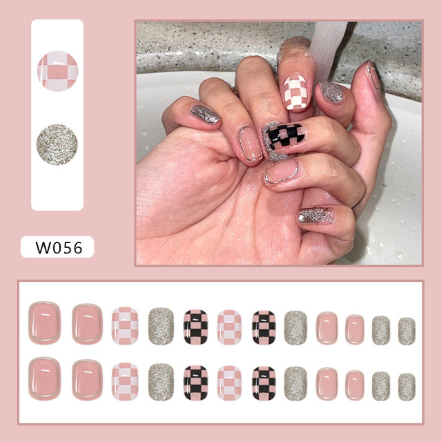 Checkerboard Fake Nails Press on False with Designs Set Fashion Save Time Wearable Manicure Patch False Nails With Glue