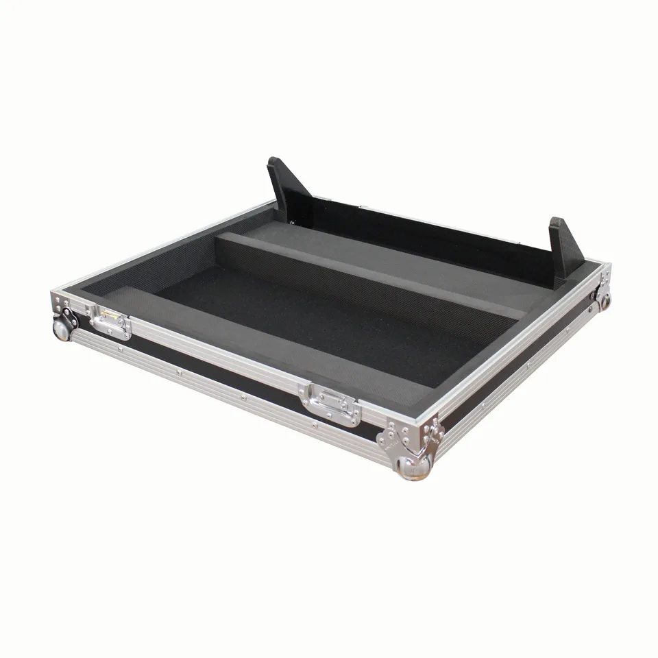 Allen & Heath QU-24 デジタルミキサー (フライトケース付き/中古・美品） Amazon | ALLEN&HEATH デジタルミキサー24Ch Qu-24 | ミキサー | 楽器