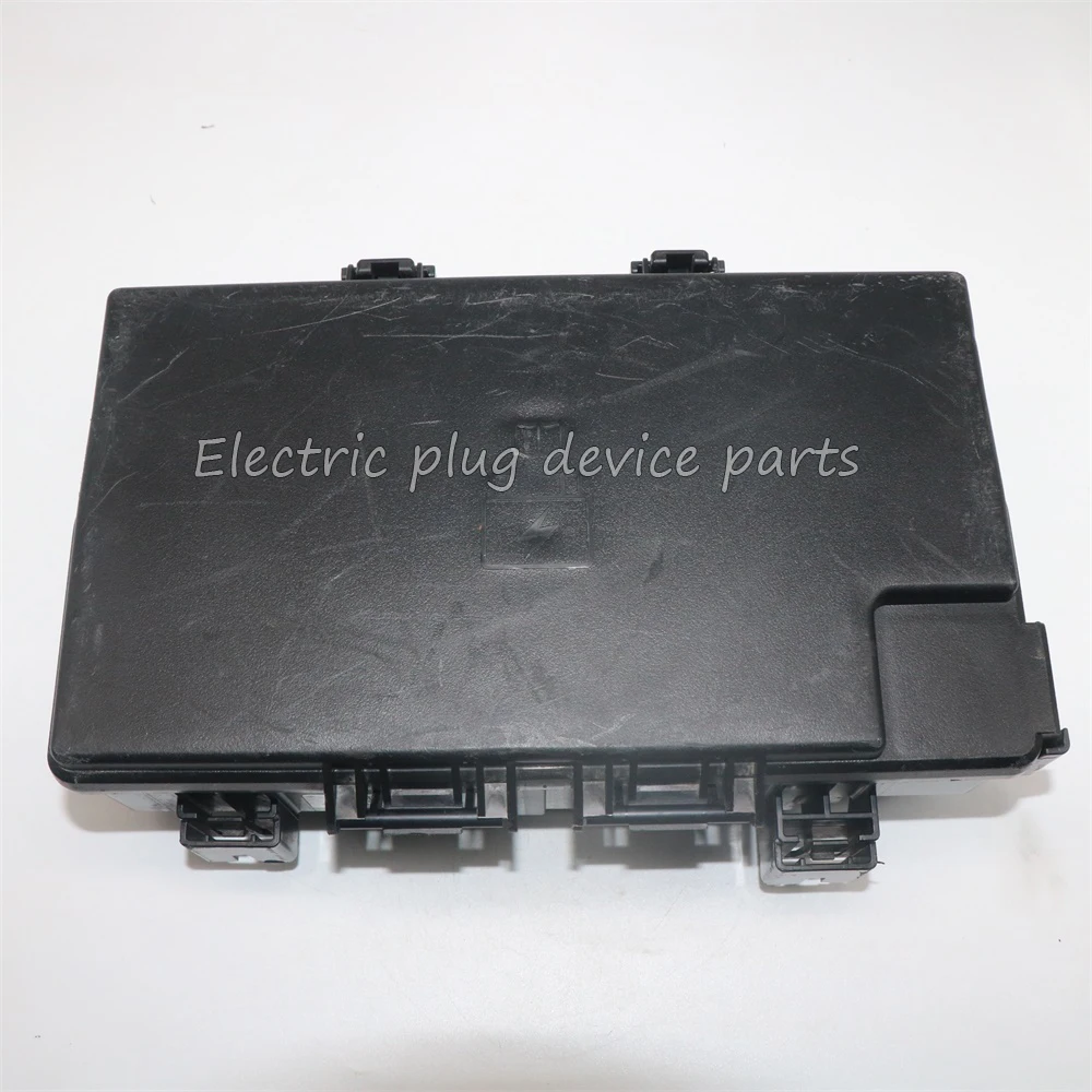 Original 68199793AC 68199793AH 68199793AG Fuse Box Intelligent Power Distribution Center for Ram 2500 3500 5.7L 2013 2014