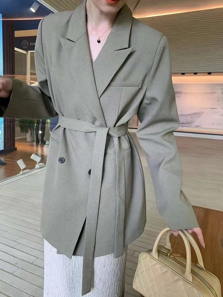 Рисунок 2 - Пиджак LANMREM женский с присборенной талией