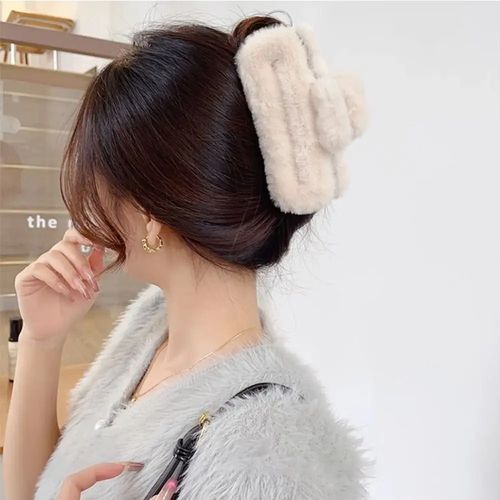 Description Picture 3 of itemWinter Plush Hair Claw Elegant Hairpins Square Shark Hair Clip Barrette Crab Headwear for Women Girls Hair Styling Accessories