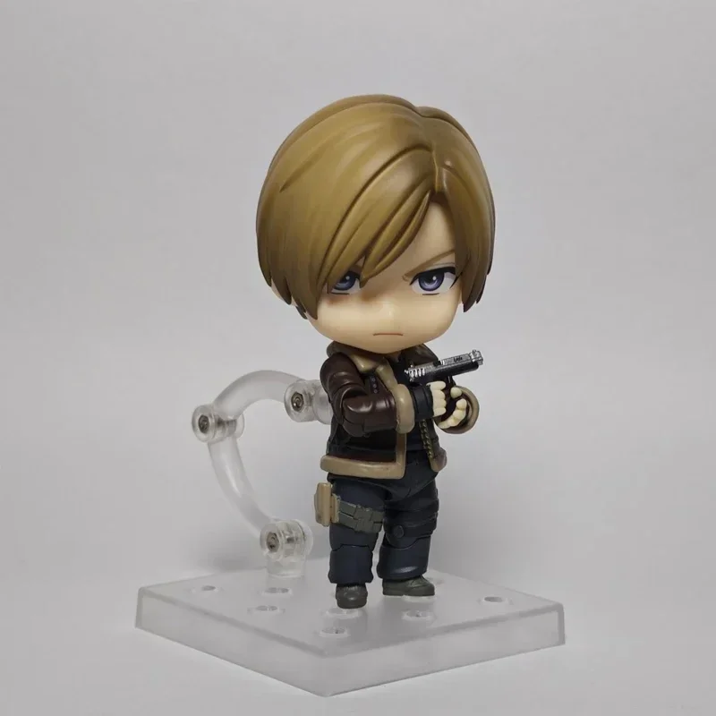 2337 バイオハザード4 レオン。 S. ケネディアニメフィギュアバイオ