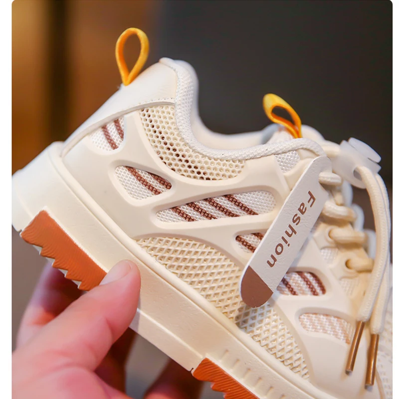 New Children's Sports Board Shoes 2024 Boys' Mesh Breathable Lightweight Running Shoes Girls Student Outdoor Leisure White Shoes 6