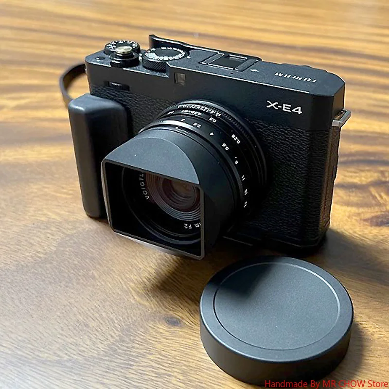 Voigtländer COLOR-SKOPAR 18mm Squarehood Voigtländer COLOR-SKOPAR 18mm Squarehood Metal Square Lens