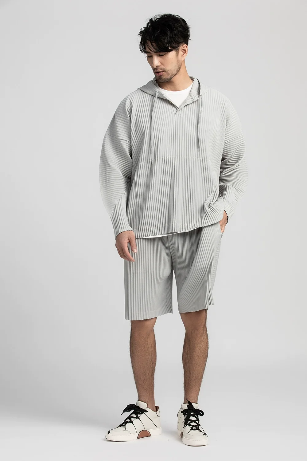 Pleated Shorts gray  miteigi Miyake Men’s Loose Casual ribbed mid rise waist drawcord sports Gym clothes Sport Drawstring Pants Activewear for man in light grey Spring Summer mens tall plus size trendy fitness sportswear Clothing