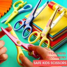 

M&G SAFE Plastic Kids Scissors Children Flower Cutting Mini Andstal Paper Scissor Folding Craft Scissor for School Supplies