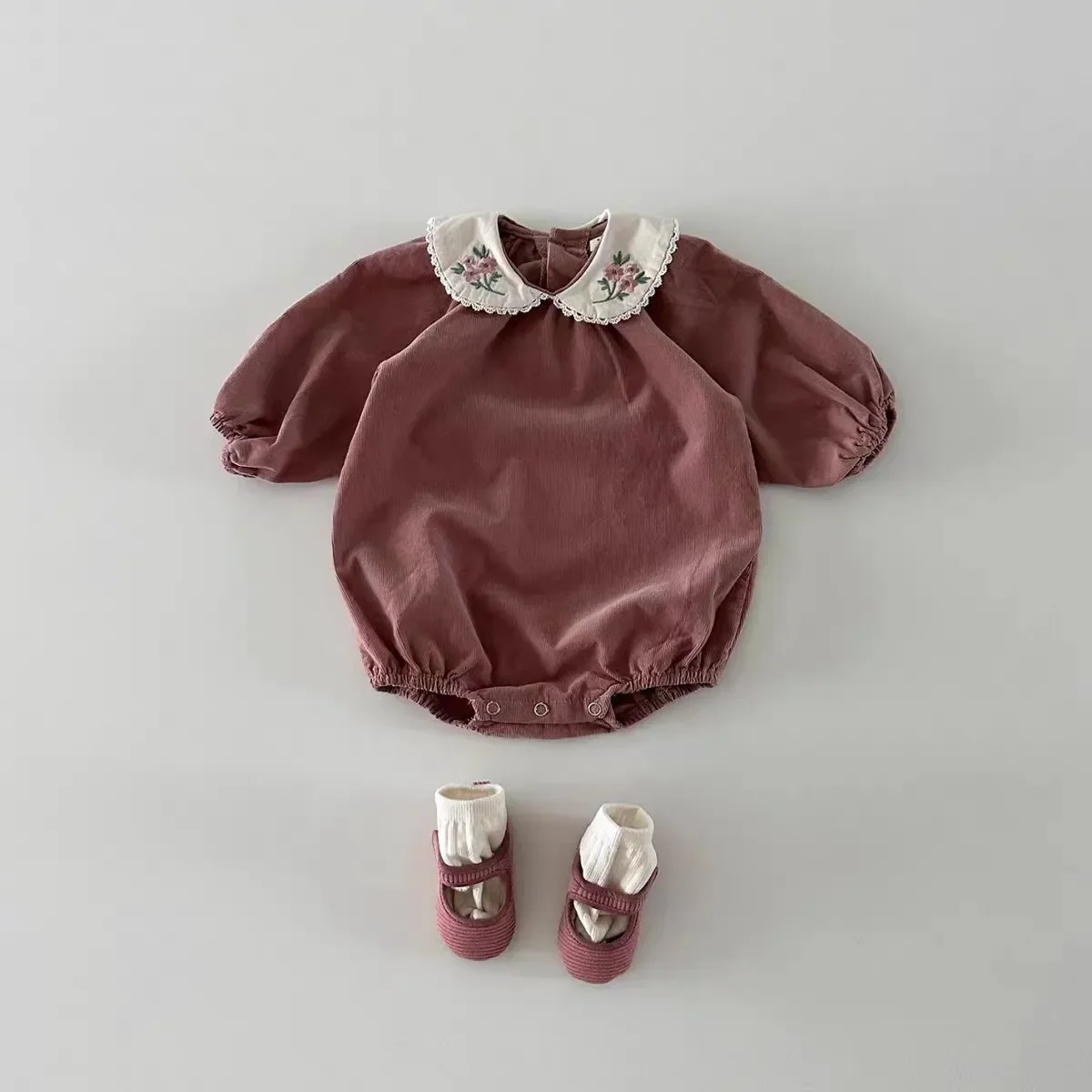 

7562 Ins Baby Clothes 2023 Autumn New Long-sleeved Climbing Clothes Lace Embroidered Lapels Girl's One Piece Clothes