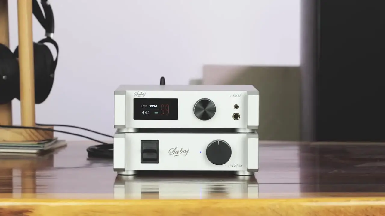 Sabaj A20a ×2台　バイアンプ仕様 Sabaj A20a ×2台バイアンプ仕様