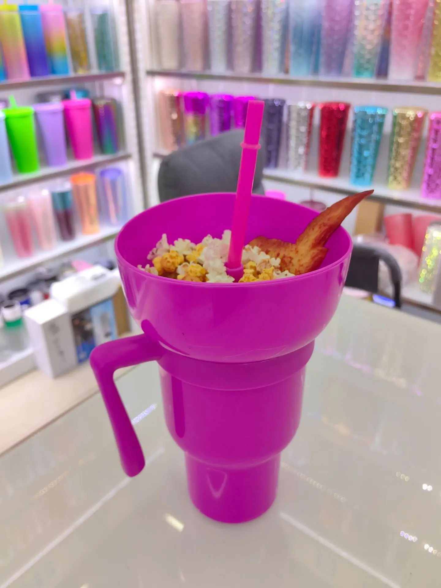 Snack Bowl Drink Cup Stadium Tumbler Popcorn Drink Cola Cup 2 In 1 Snackies Cup Portable Splash Snack Bowl Chicken Storage Bowl with Handle Straw