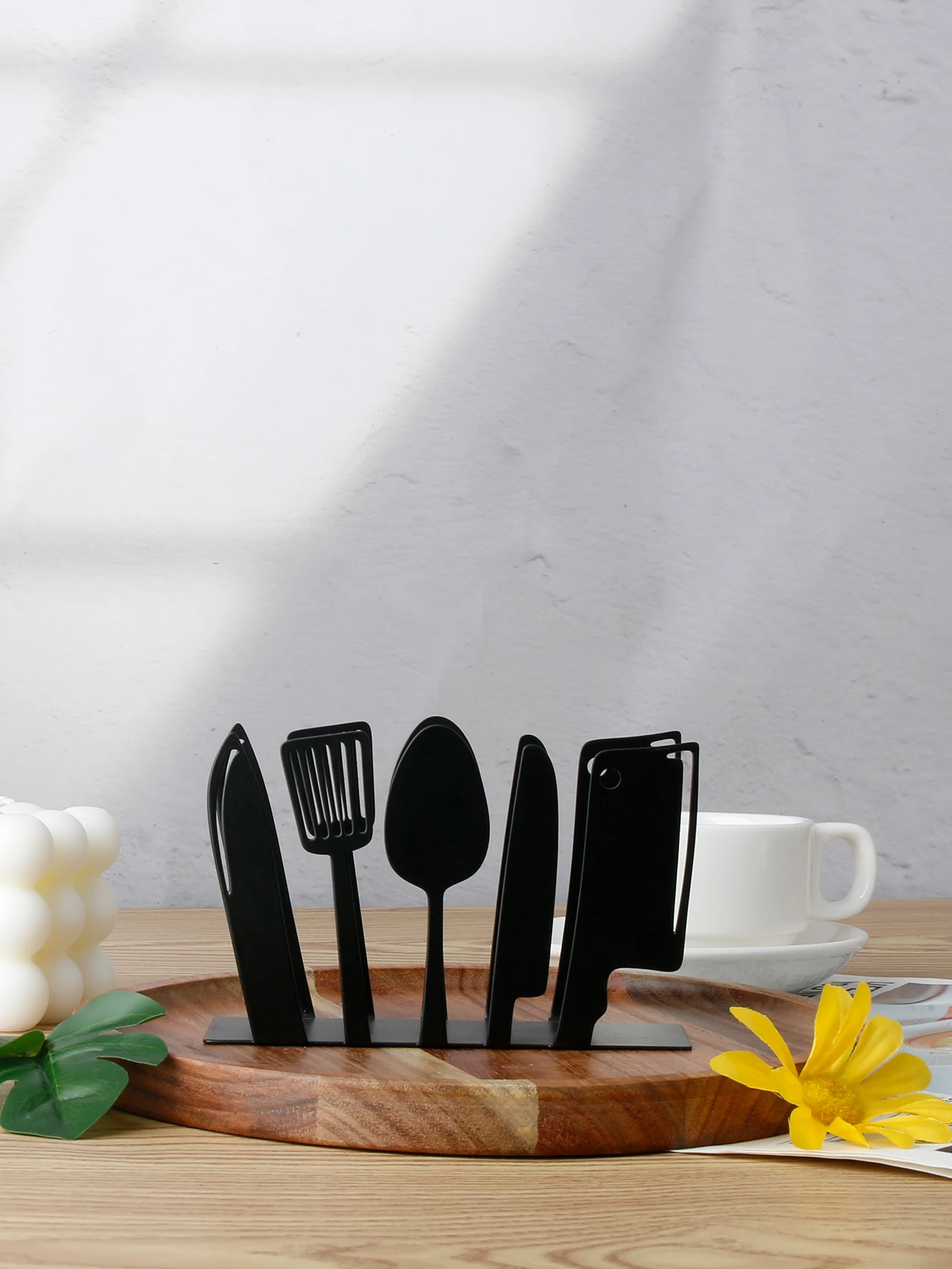 1PC fashionable metal kitchen utensils tissue rack, metal countertop napkin rack, home kitchen and dining table decoration, bedr 5