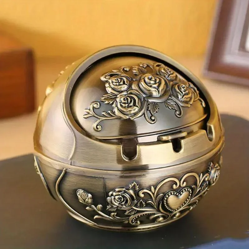 Metal Ashtray Metal Ashtray Smoking Windproof Vintage Lid Ornament Retro Cigarette Metal Decorative Gadgets Cigarettes Table