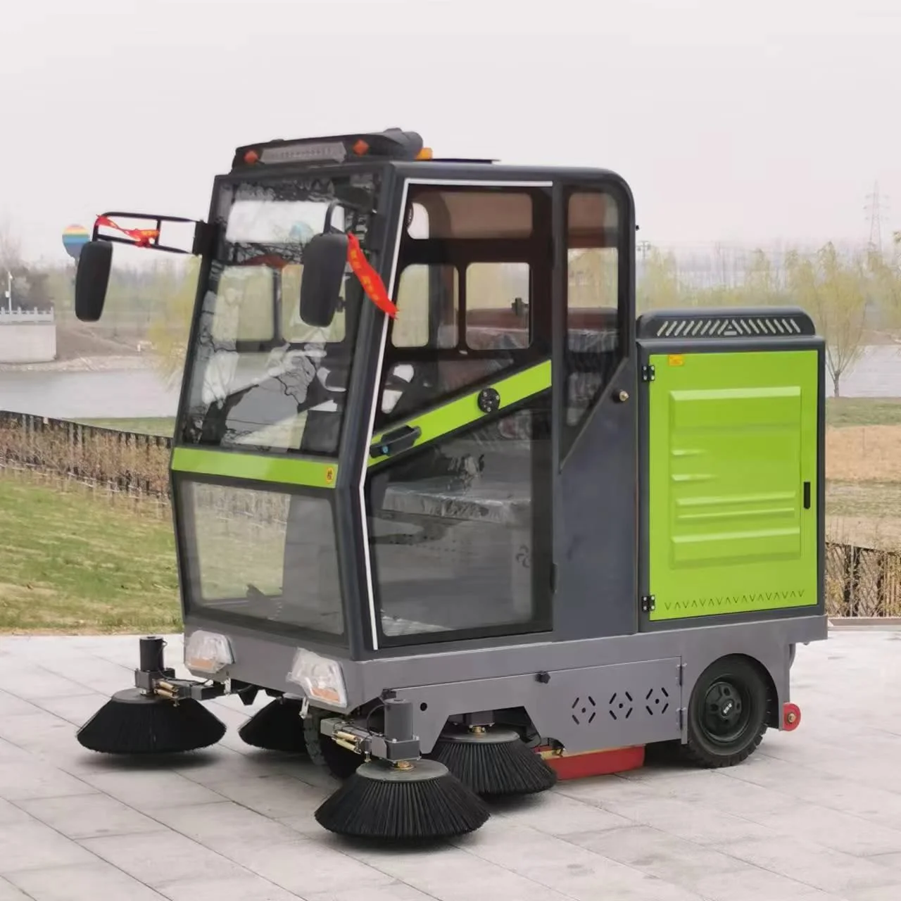 Рисунок 2 - Уборочная машина