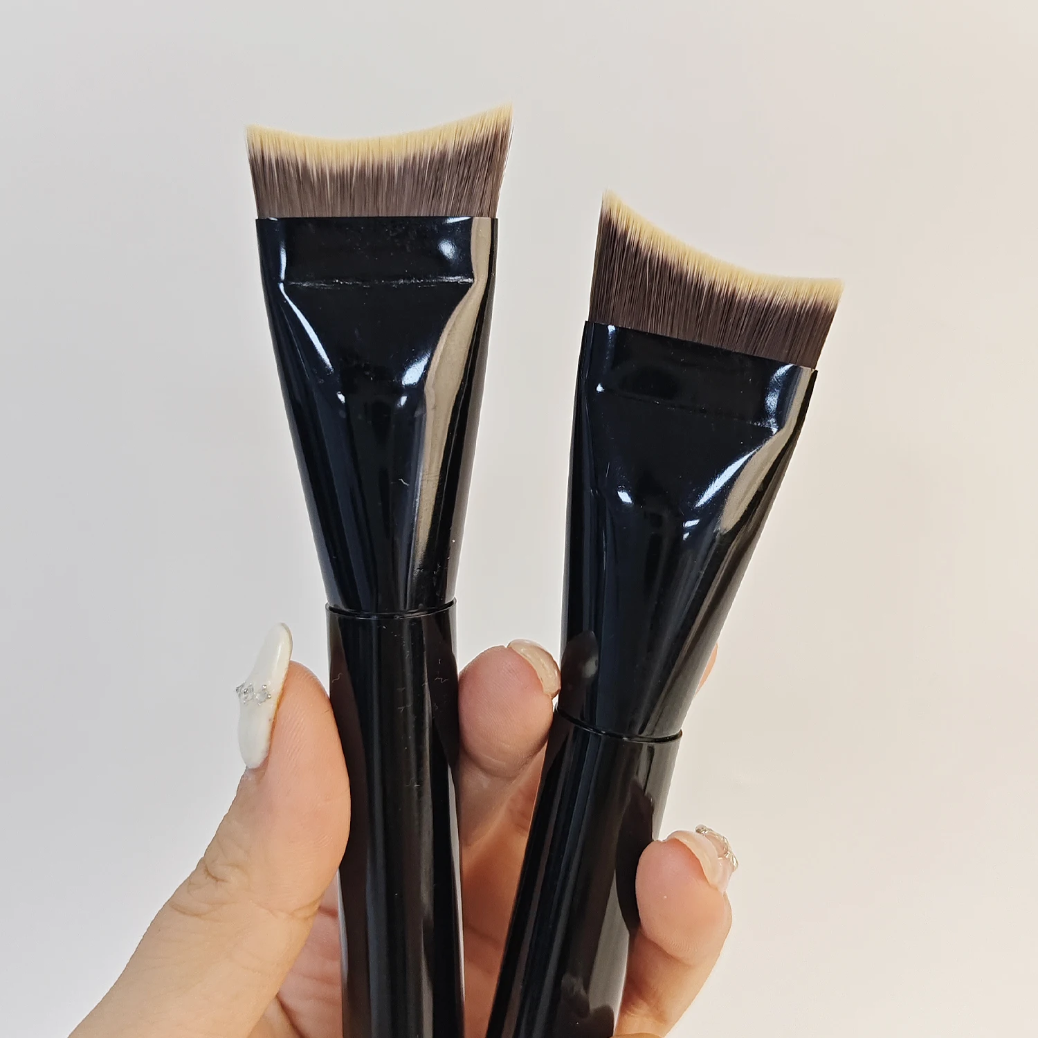 Upgraded Crescent Design Foundation Makeup Brush Ultra-thin Smooth Application Liquid Mask Spatula Makeup Brushes Beauty Tools 5