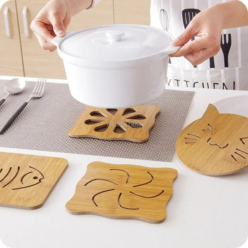 Thickened Anti Scalding Meal Anti Slip Pan Bowl Plate Pad Hollow Out Wooden Coaster Kitchen Tableware Insulation Mats Placemat