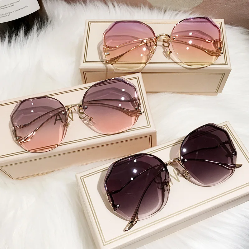 Luxury Round Gradient Sunglasses Women Metal Curved Temples