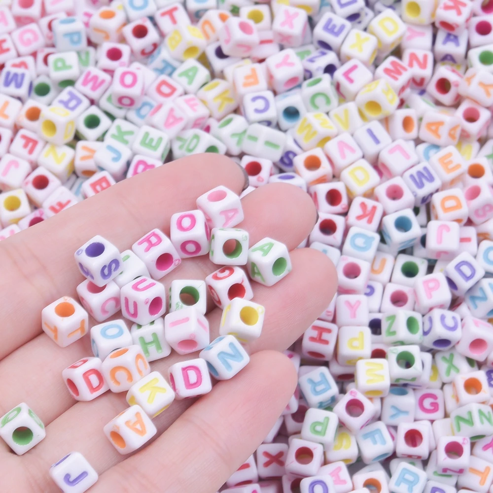 

50pcs/Lot Cute 26 English Letter Beads Random Mixed Square Alphabet Beads For Jewelry Making Wholesale DIY Bracelet Accessories