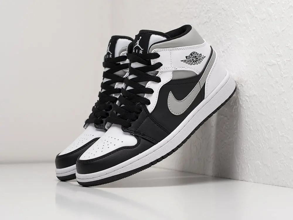 Sneakers Nike Air Jordan 1 gray 