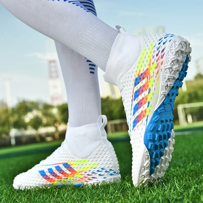 Description Picture 3 of itemNew Men Soccer Shoes TF/FG Football Boots Futsal Match Sport Training Soccer Cleats Wholesale Unisex Professional Ultralight