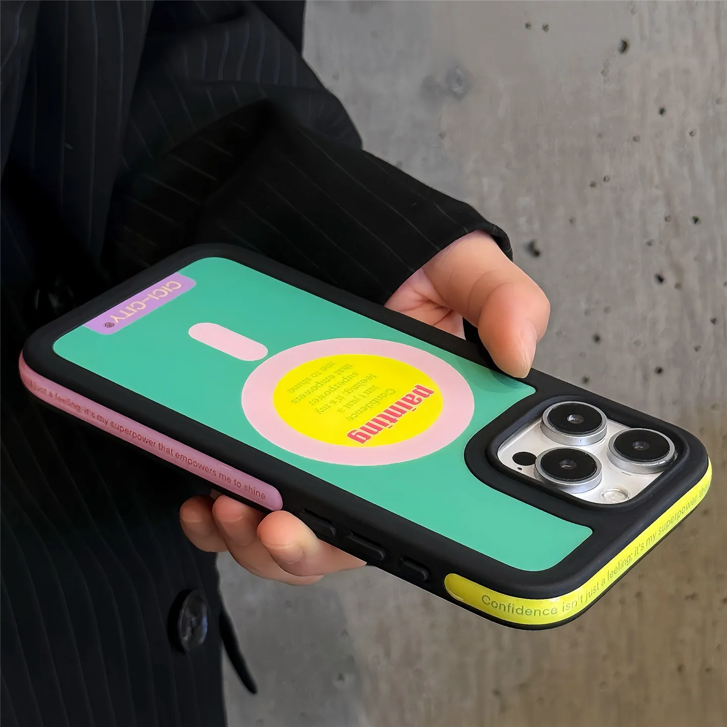 coque iphone 17 decoupes precises haut parleurs connecteur
