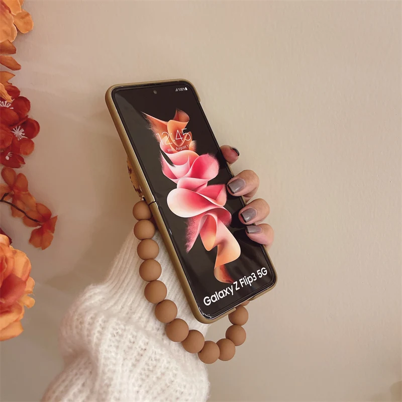 Fashion Cute Cartoon Heart Pearl Dog Bracelet PC Phone Case For Samsung Galaxy Z Flip 4G 5G Flip3 Case Z Flip4 Z Flip 3 Capa samsung galaxy z flip3 phone case
