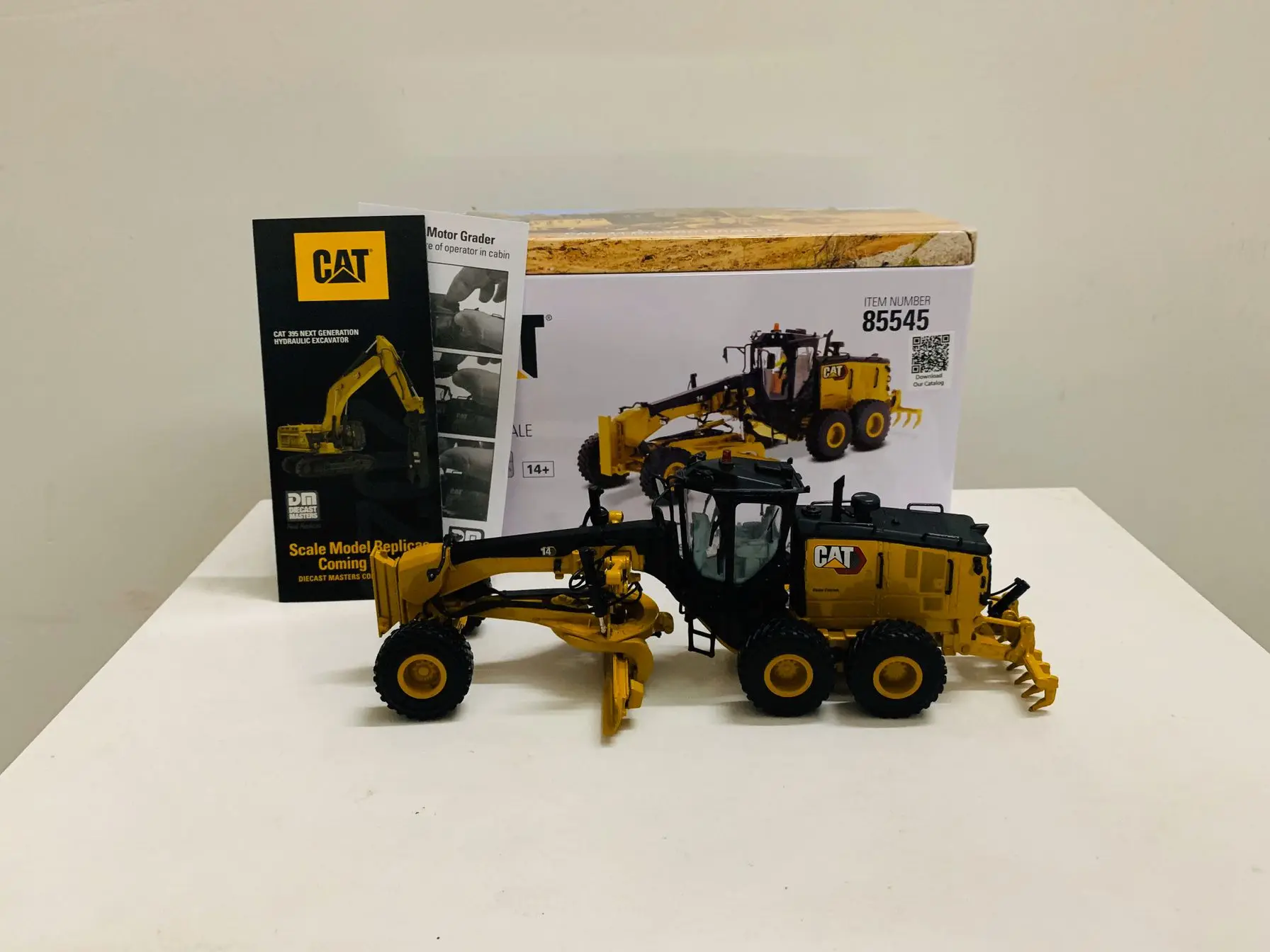 ★CAT 14M MotorGrader DiecastMasters 1/50 CAT Caterpillar 14M Motor Grader with Operator High Line