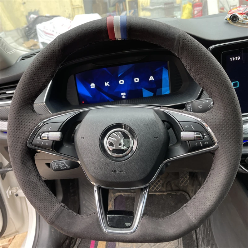 

Для Skoda Octavia PRO KAROQ 2021-2022 прошитая вручную Нескользящая натуральная кожа замша