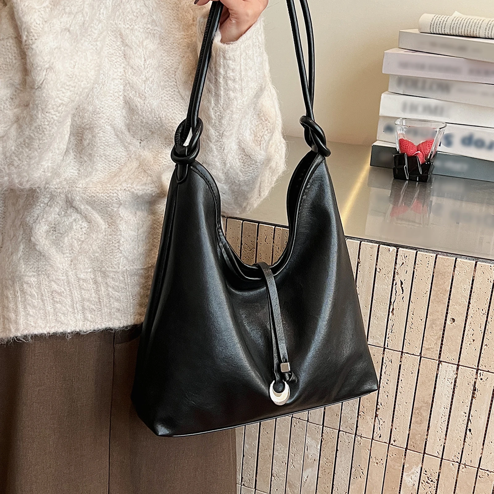 Women PU Leather Shoulder Bag Fashion Handbag Versatile Underarm Bag for Travel Dating Shopping