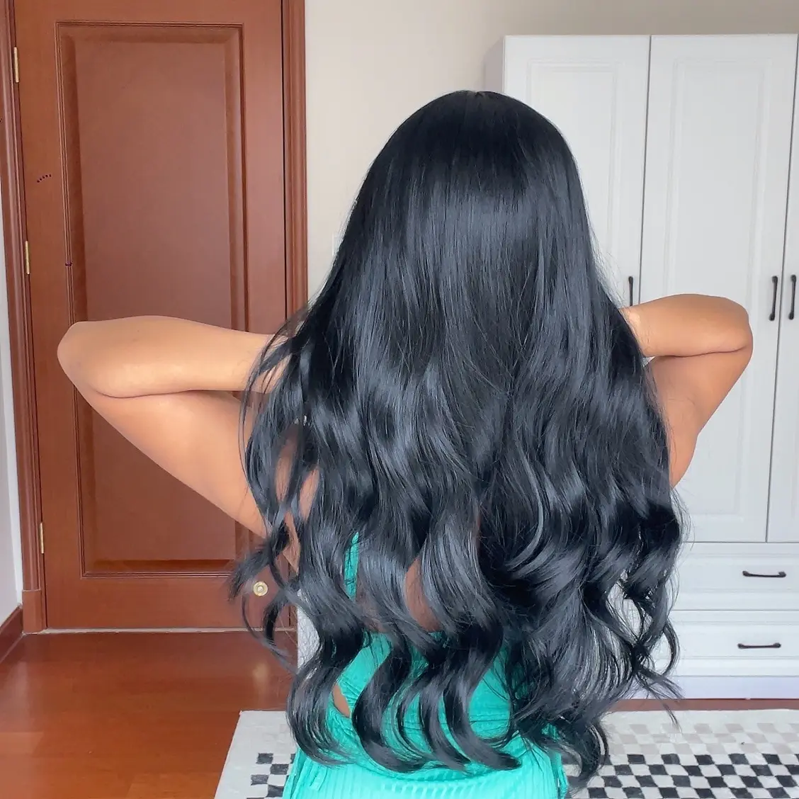 Рисунок 4 - Длинные черные волнистые синтетические