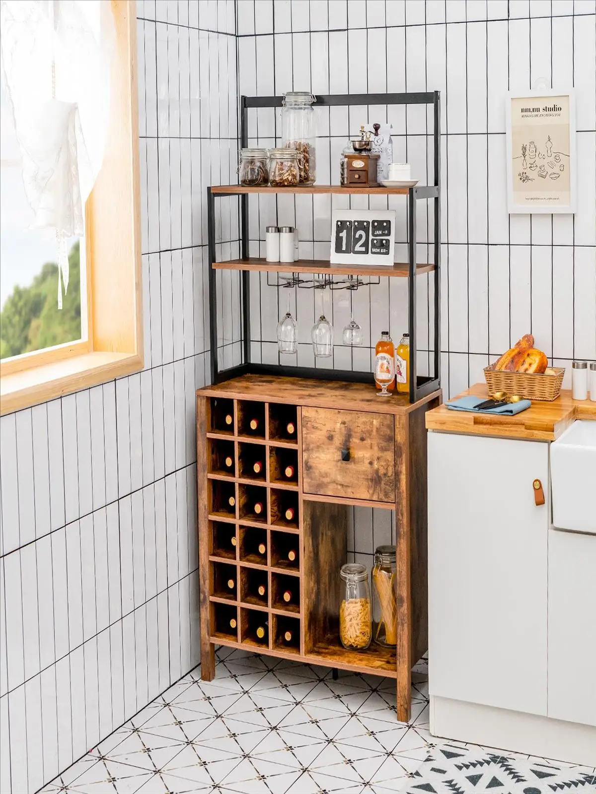 Küchenschrank 160 cm, Buffetschrank, 4-stufiges Küchenbuffet mit Weinglashalter, Home Bar Weinregal freistehend – Detail 1