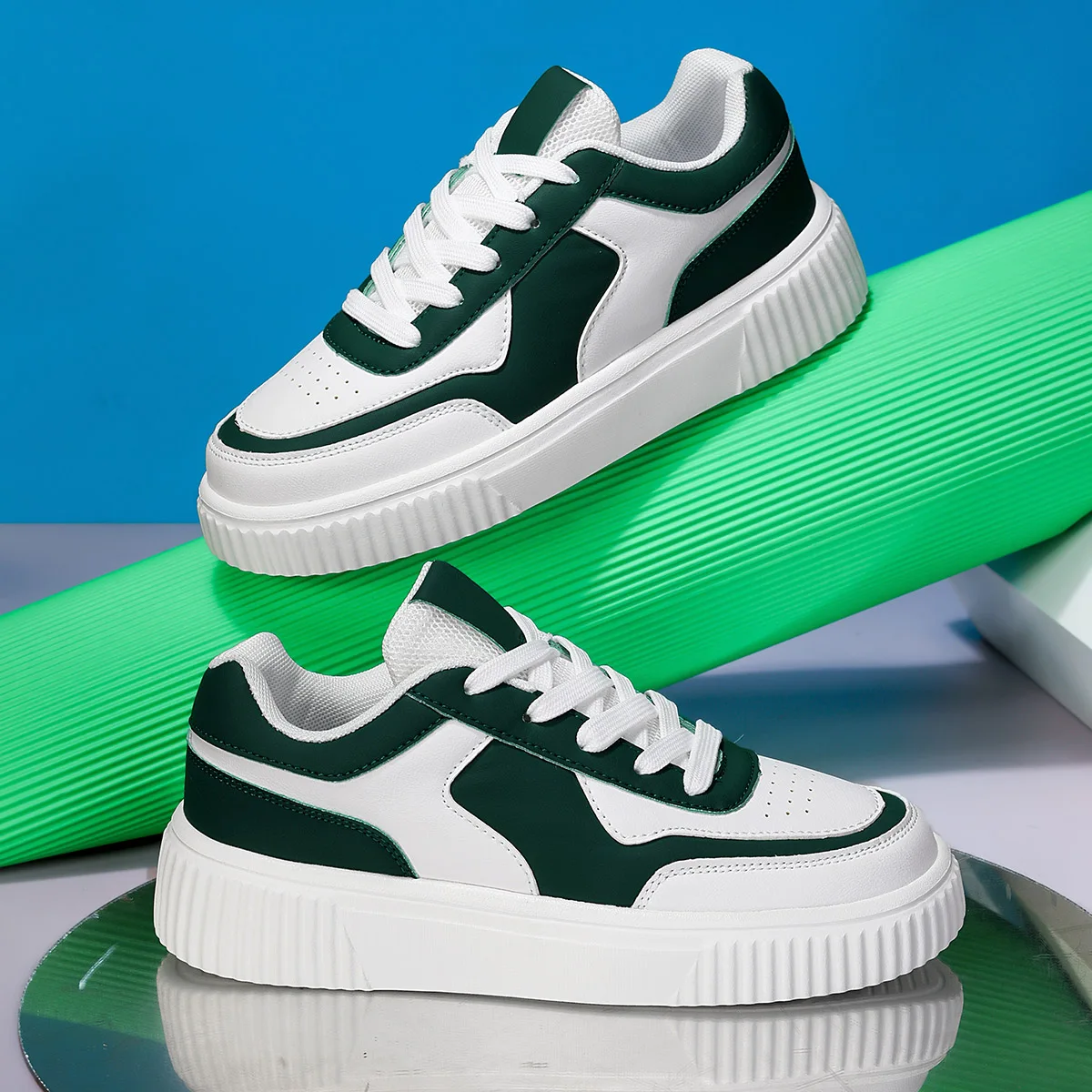 Women's Breathable Anti-Slip Sports Shoes - Spring and Summer Casual Fashion Sports Shoes Solid Color Design Lace-Up Low-Top Walking Shoes for Outdoor Activities, Jogging and Park Exercise