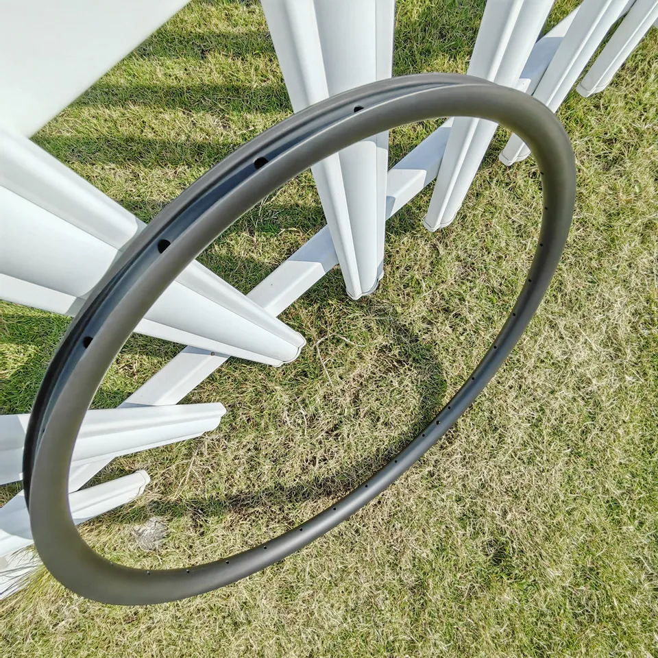Jante Carbone Pour Vélo De Route 700C - Largeur 30mm - Tubeless Ready - Structure UD/3K/12K - Mat/Brillant - Neuf Avec Garantie 3 Ans