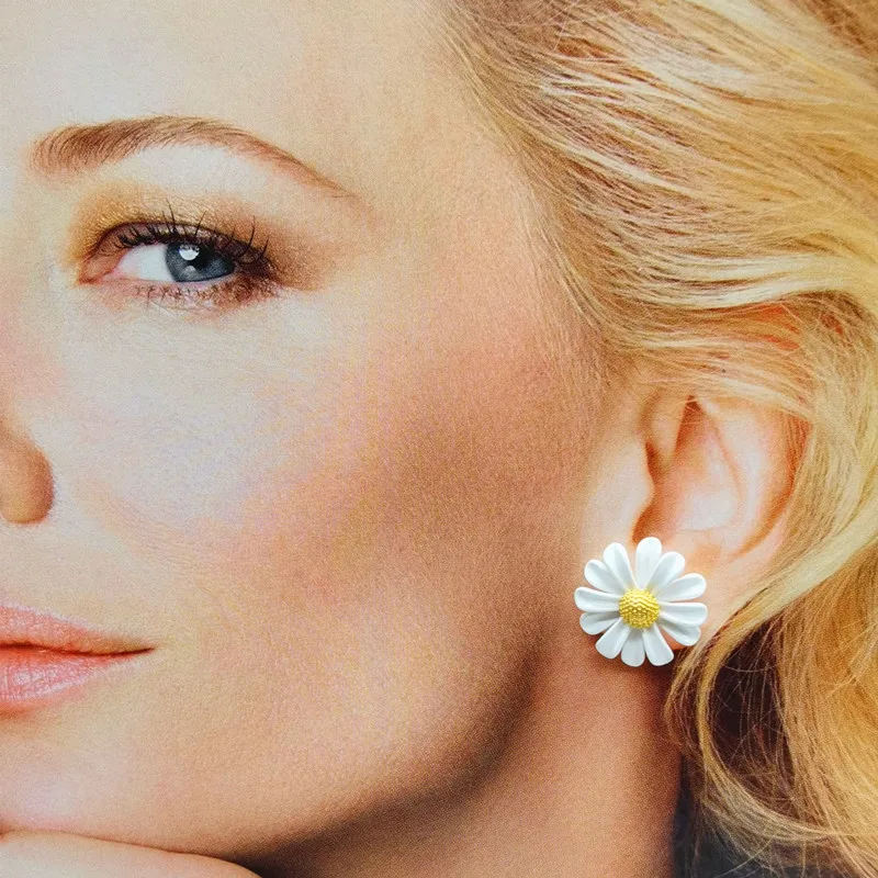 

925 Silver Needle White Enamel Glaze Small Daisy SunFlower Earrings Women's Versatile Earrings