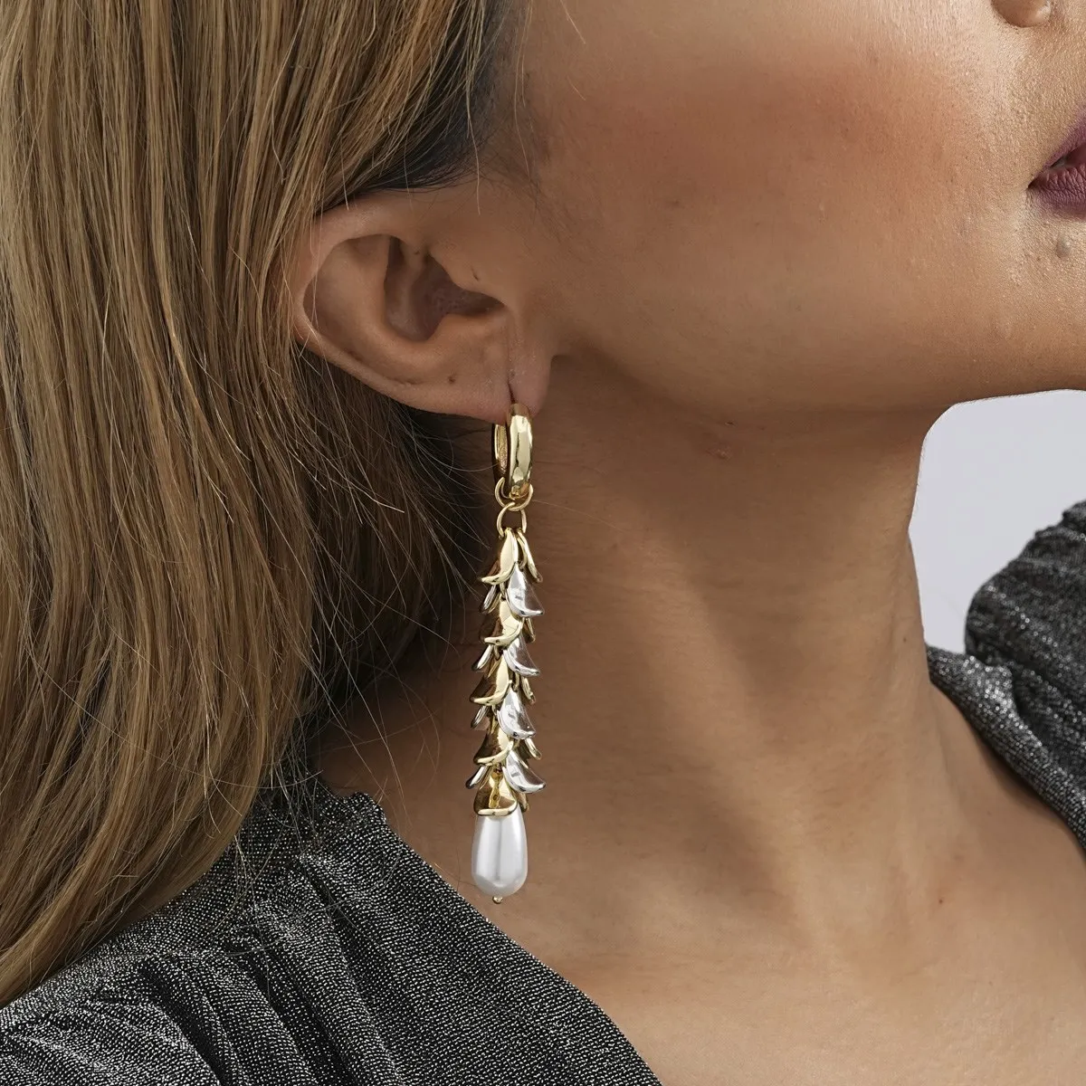 

Creative Drop-shaped Imitation Pearl Pendant Earrings For Women Simple Versatile Women's Geometric Earrings Jewelry Wholesale
