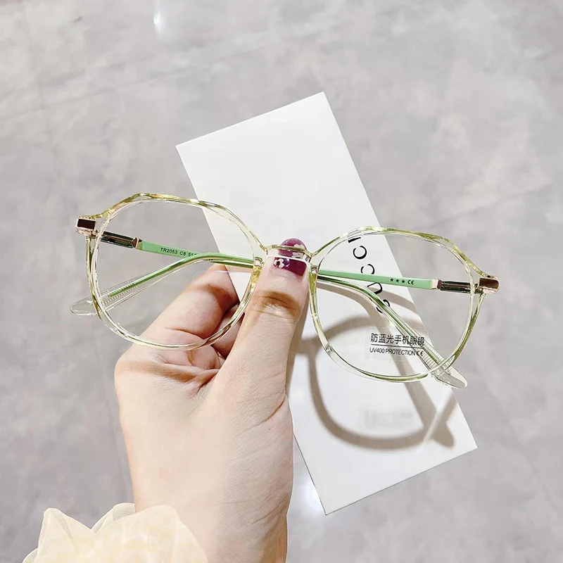 Chic Oversized Blue Light Blocking Glasses for Women – Stylish Anti-Stress Eyewear for Office and Computer Use