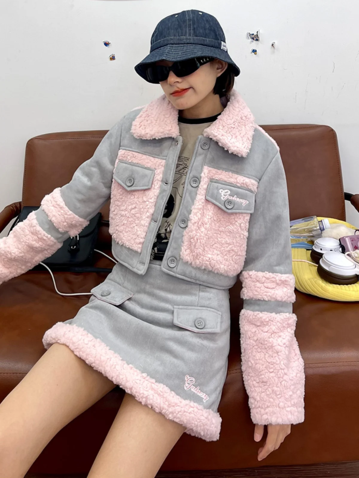 Suede Spliced Lamb Hair Thickened  suits for Women's 2023 Winter New Jacket Short Skirt Two Piece Set Fashion