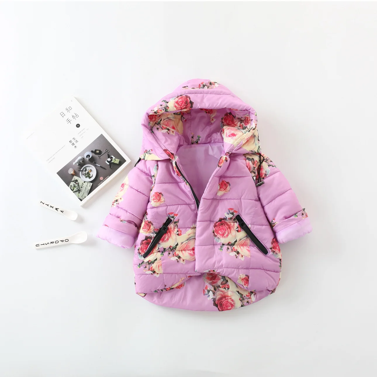 Girl's Cotton Jacket Autumn and Winter Children's Clothing Sweet Flower Print Black Zipper Decoration A-Swing Cotton Jacket