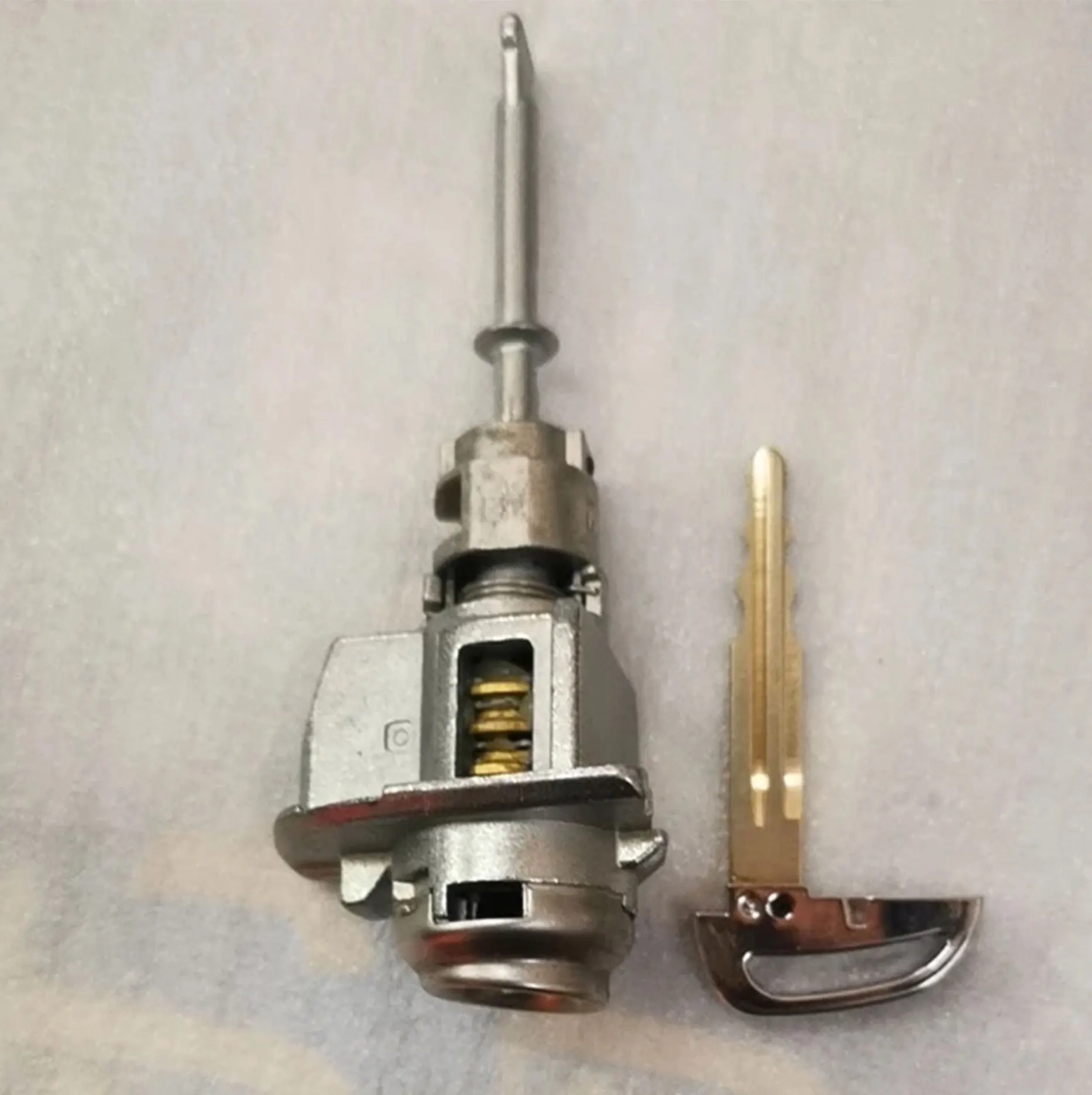 

Центральный дверной замок для Hyundai IX25, центральный дверной замок с 1 ключом