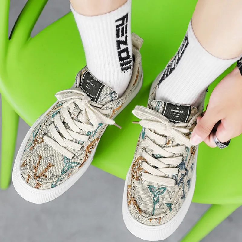 Men's Casual Shoes 2024 Fashion Embroidered Canvas Shoes for Men Breathable Versatile Walking Shoes Luxury Comfort Dress Flats 6