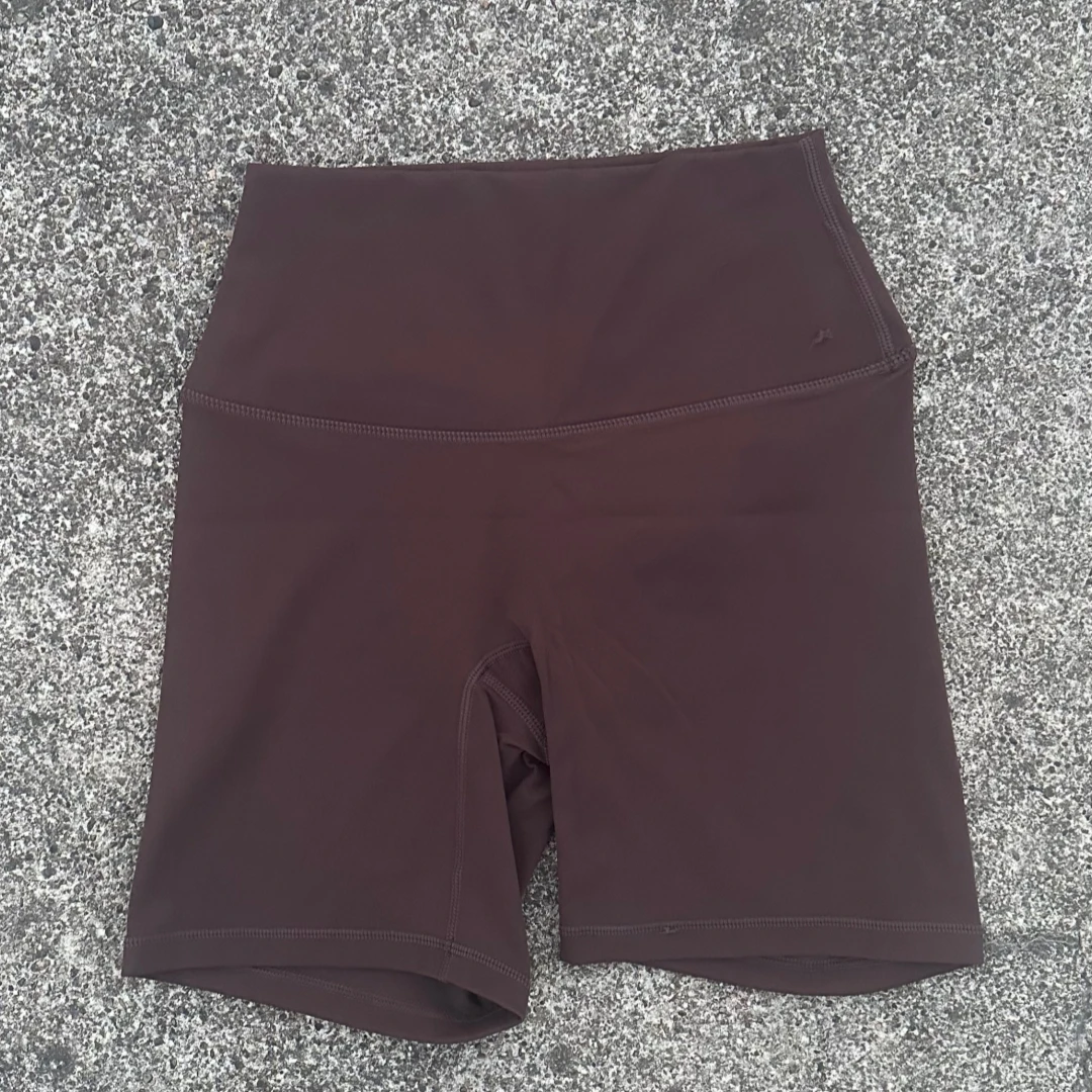 Women's High-Waist Cycling and Fitness Shorts with Built-In Pocket