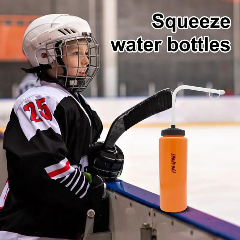 Squeeze Water Bottles Safety Water Wash Bottles 1 Liter Football Bottle Boxing Squeeze Bottle with Long Straw for Fitness