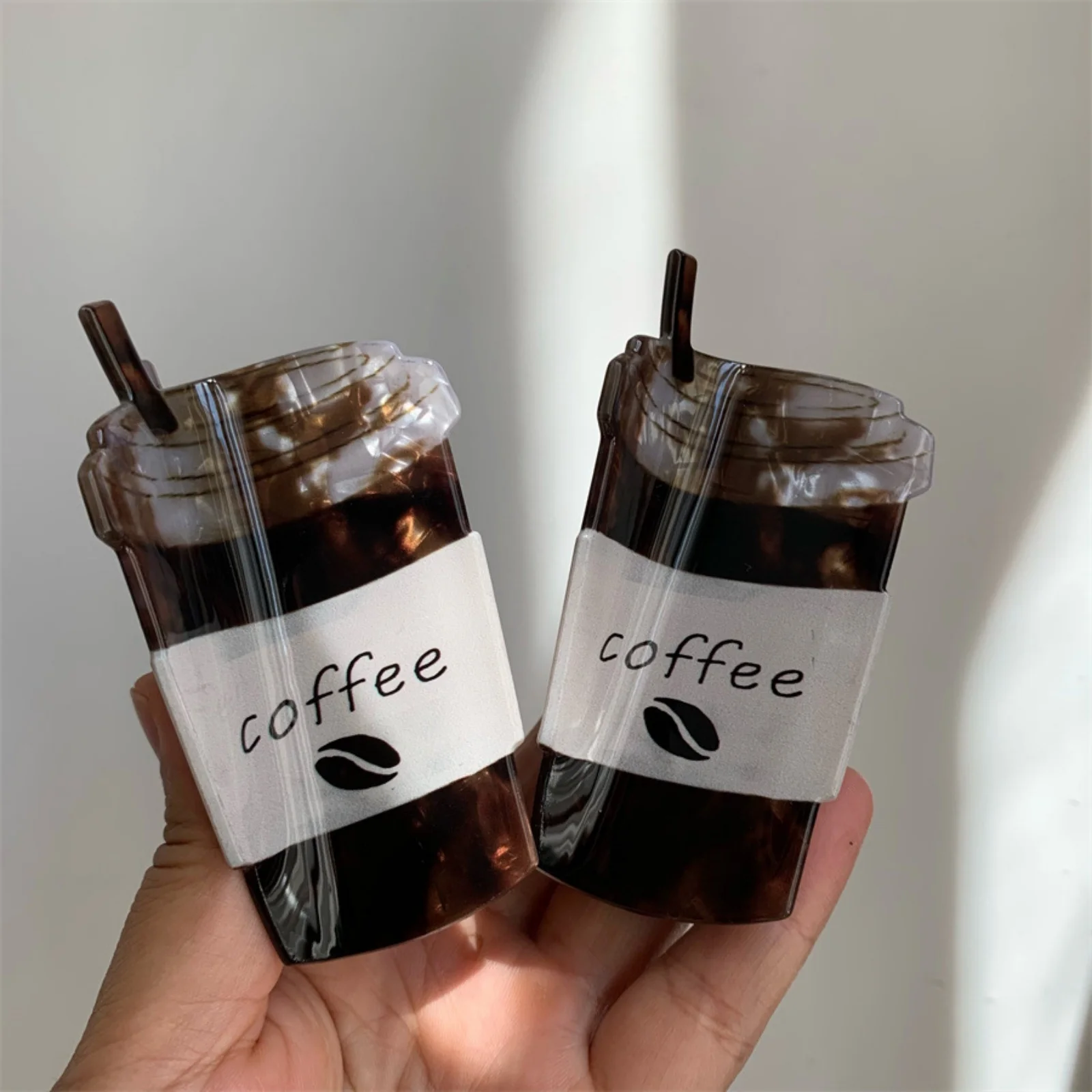 Kreative Haarspange in Kaffeetassenform für Damen, niedliches Acryl-Haaraccessoire, stilvoll für die tägliche Frisur, bezaubernde Dekoration für Kaffee. – Detail 1