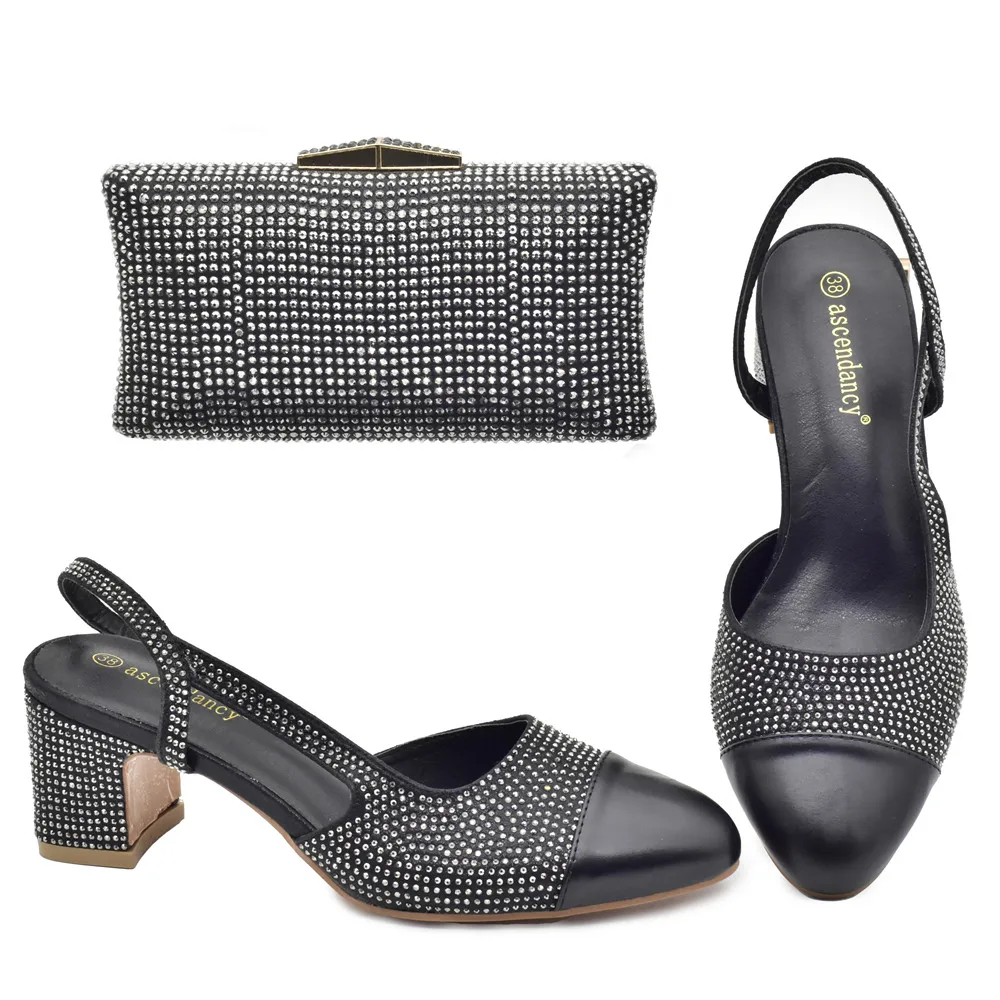 

Black Italian Style Women's Shoes and Bag are Made of High-Quality Shiny Material Three-Dimensional Bag and Commuter Shoes