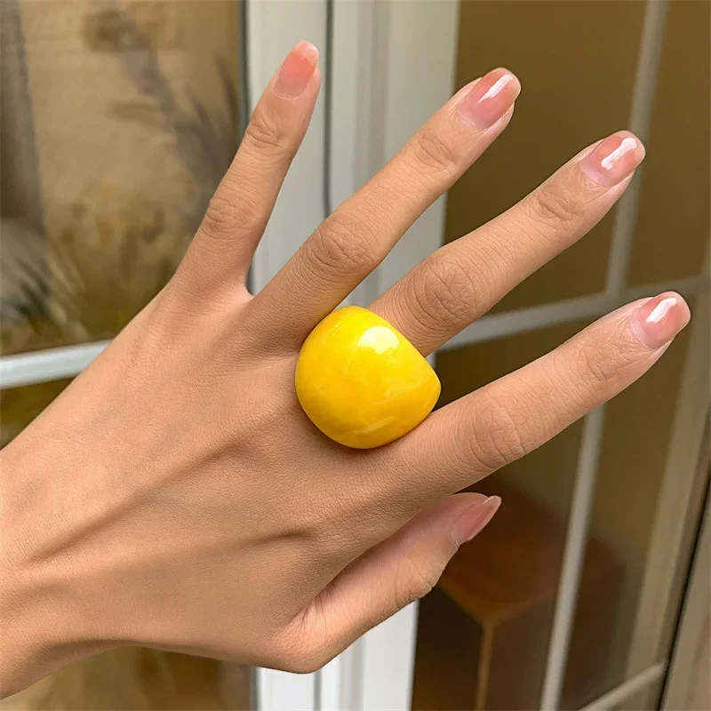 Exaggerated Simple Macaron Color Transparent Resin Curve Rings Smooth Irregular Geometric Finger Ring for Women Party Gift 2023